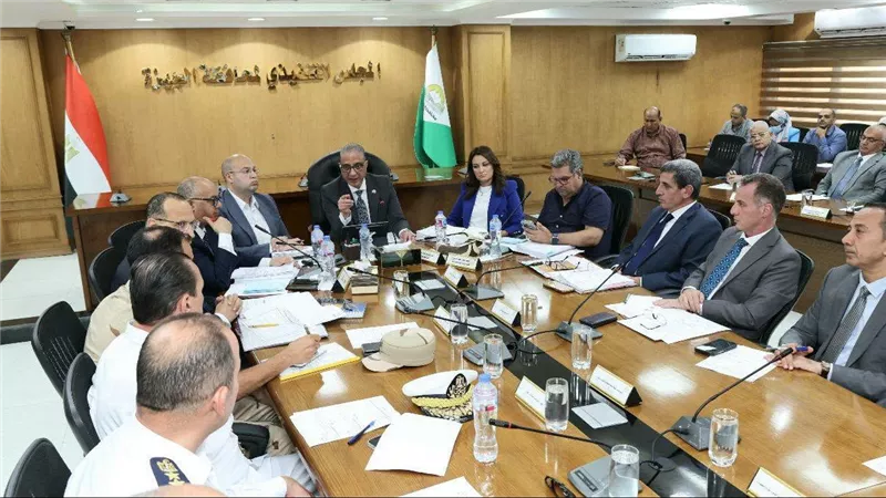 محافظ الجيزة يوجه بسرعة الاستجابة لشكاوى المواطنين وتعزيز قنوات التواصل معهم