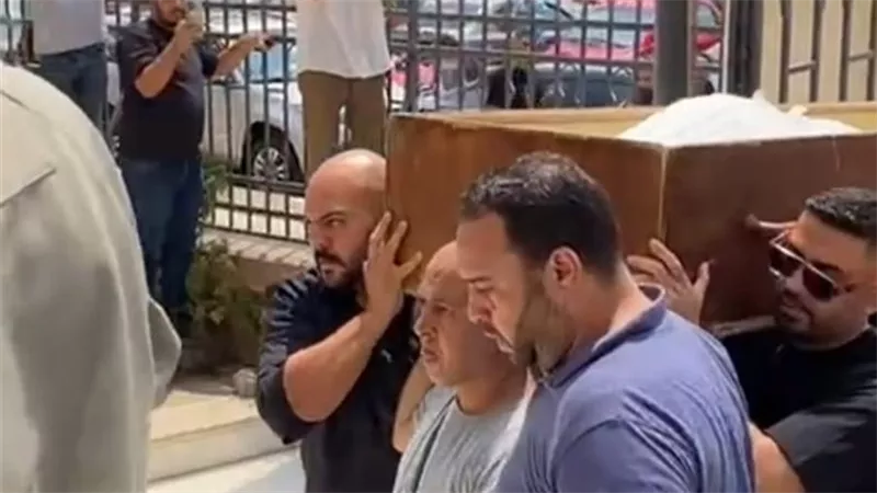 وصول جثمان الفنان محمد التاجي لمسجد الثورة لتشييعه لمثواه الأخير |صور