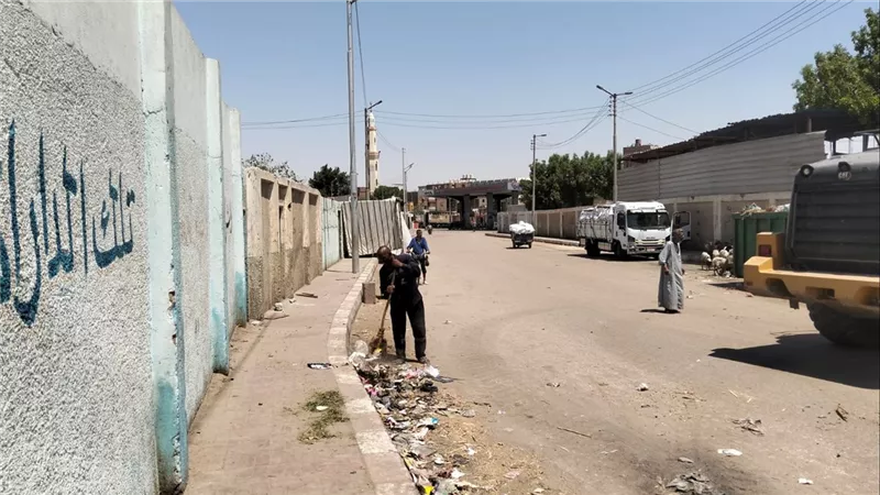 رفع 83 طن مخلفات صلبة بمركز قنا لتعزيز مستوى النظافة والمظهر الحضاري