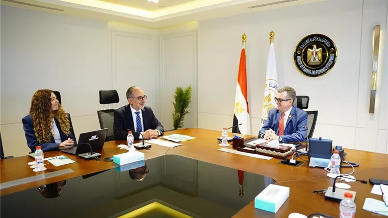 «التخطيط» و«التمويل الدولية» تبحثان توسيع مشاركة القطاع الخاص بالمشروعات