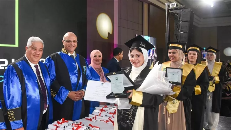 محافظ الإسكندرية يشهد تخرج الدفعة الأولى من جامعة برج العرب التكنولوجية