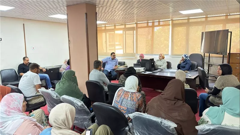 صحة قنا تُتابع مؤشرات صحة الأم وتناقش سبل تحسين جودة الرعاية ضمن لجنة الأمومة 