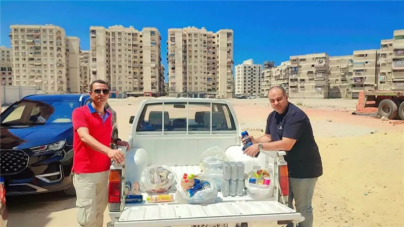 ضبط 400 عبوة سجائر ومشروبات طاقة منتهية الصلاحية بحي العرب ببورسعيد