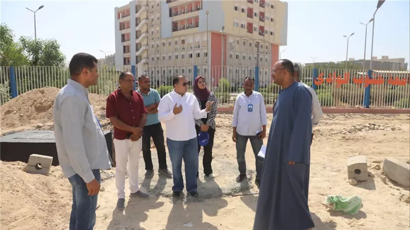 رئيس جامعة قنا يتابع تطوير الحرم الجامعي وأعمال إنشاء مسجد 