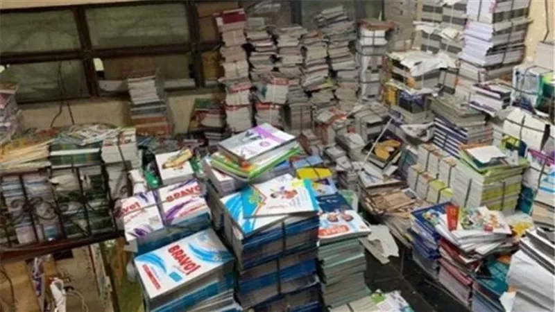ضبط صاحب مكتبة بالمطرية لبيع وطباعة كتب دراسية دون ترخيص