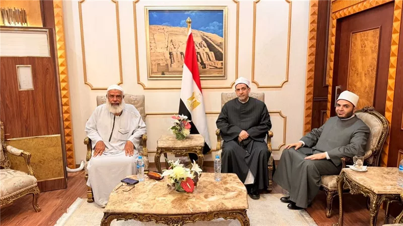 علماء ومفتون من سنغافورة وجورجيا وموزمبيق يصلون القاهرة لمؤتمر الإفتاء
