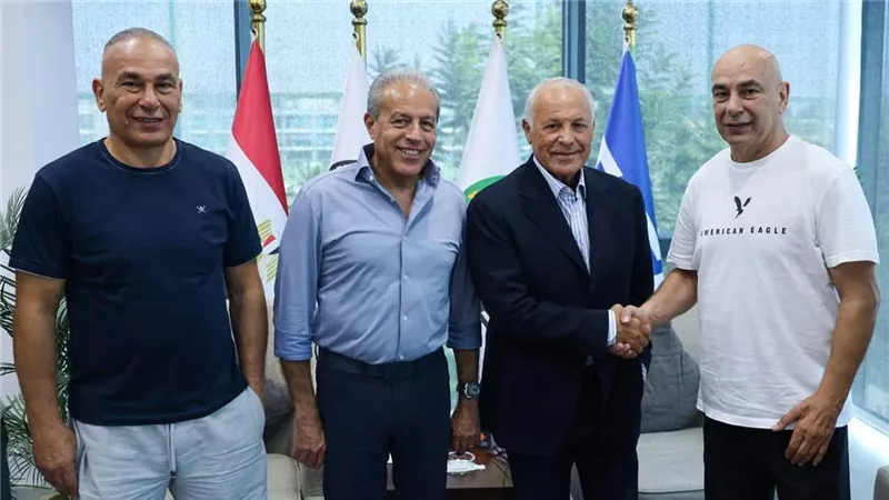 نيوز رووم يكشف تفاصيل مكالمة أبو ريدة مع حسام حسن بعد أزمته الأسرية