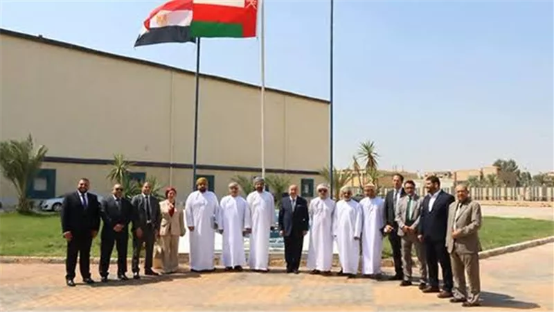 رئيس التنمية الصناعية تستقبل وفداً عُمانياً رفيع المستوى وتستعرض فرص الاستثمار