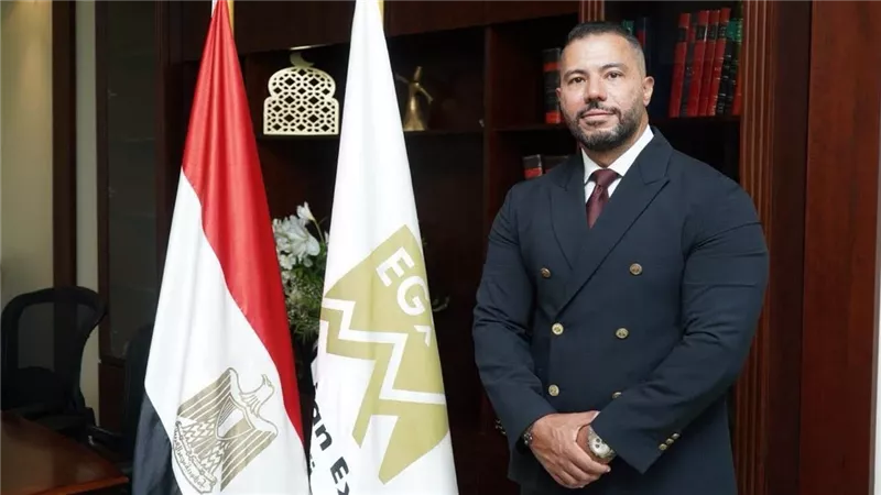 رئيس الوزراء يصدر قرارا بالتجديد لمحمد صبري نائباً لرئيس البورصة