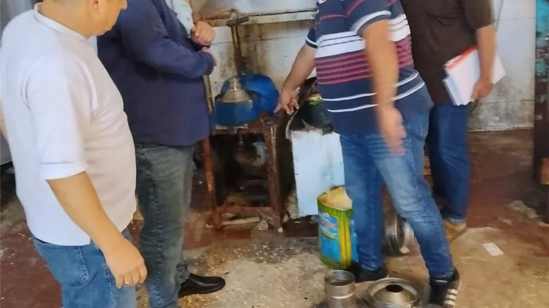 صحة الشرقية : غلق منشأة غذائية مخالفة وضبط ٣ أطنان ملح و١٢٠٠ لتر ألبان