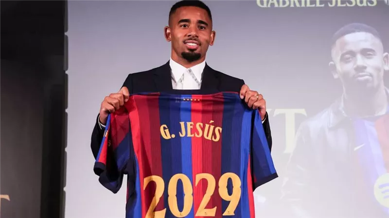 بفارق 15 دقيقة فقط.. برشلونة ينقذ صفقة جابرييل جيسوس