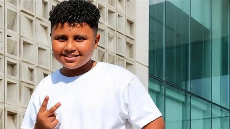 عمره 13 سنة..محمد أنقذ أبوه من المـوت على طريق بني سويف الصحراوي 