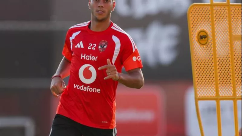 إمام عاشور ينقلب على عموتة في الأهلي بسبب منتخب مصر
