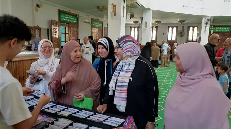 أكثر من 800 خدمة مجانية خلال قافلة طبية وتوعوية بمسجد الحسين بحي فيصل بالسويس