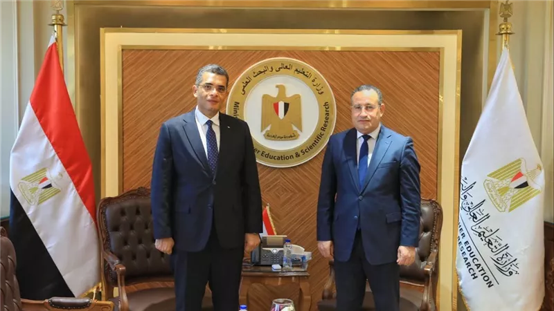 وزير التعليم العالي ومحافظ البحر الأحمر يبحثان دعم التنمية المستدامة بالمحافظة