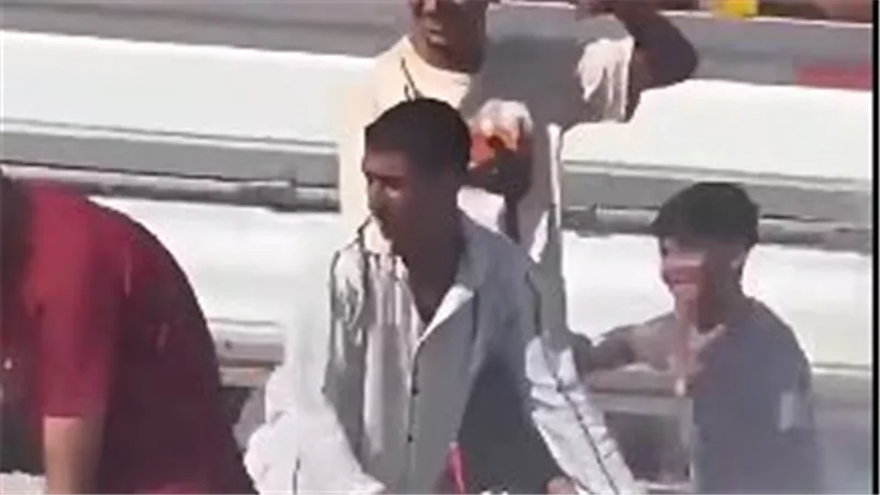 «بلطجة وفوضى على الأسفلت».. استعراضات جنونية بالدراجات النارية تثير رعب أهالي بلبيس