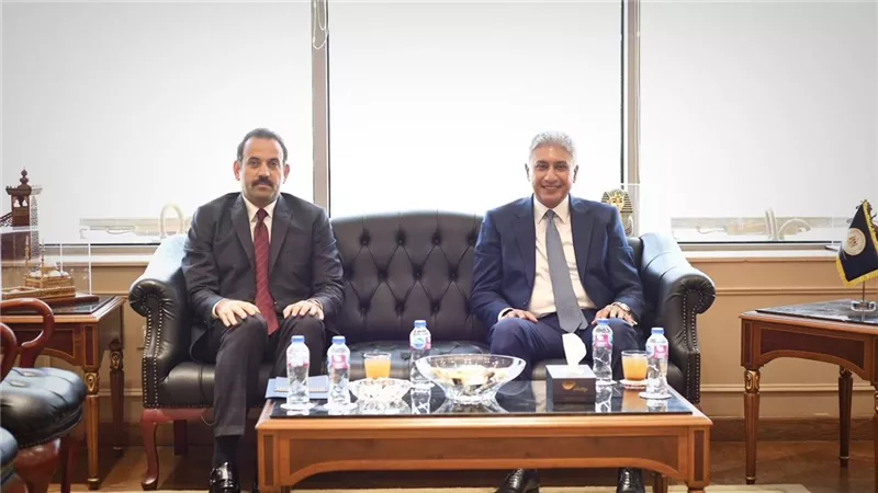 وزير السياحة يلتقي رئيس جهاز مستقبل مصر لتحقيق المستهدفات التنموية السياحية 