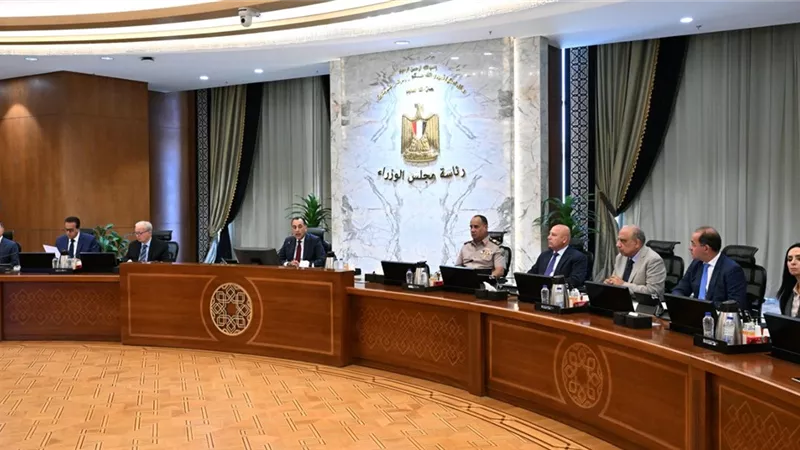 مدبولي: مصر حريصة على تأمين السلع الأساسية لفترات آمنة وسط التطورات الإقليمية