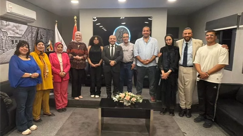 تحت رعاية عادل.. 
