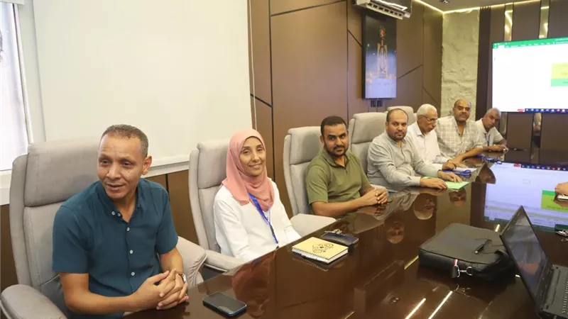 جامعة قنا تطور تطبيق «موارد» لإدارة الموارد الذاتية وتعزيز التحول الرقمي