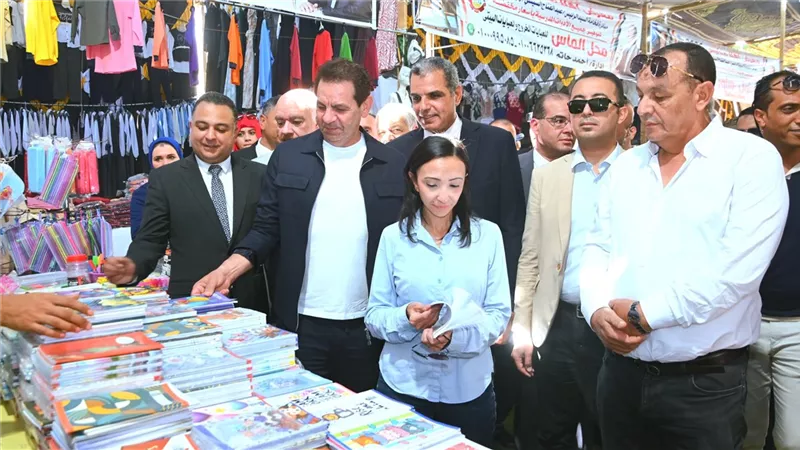محافظ البحيرة تفتتح أول معارض «أهلاً مدارس» في أبو المطامير 