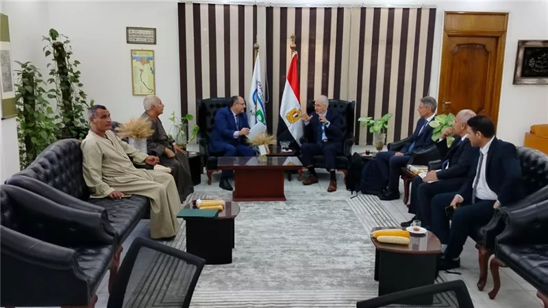 أبوصدام يكشف تفاصيل التعاون المصري الألماني لتطوير الزراعة العمودية
