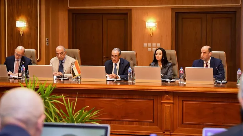 مصر وإيطاليا تعززان الشراكة الاقتصادية وتبحثان ملفات الطاقة والأمن الإقليمي 