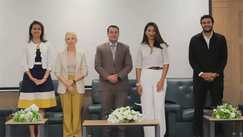 القومي للمرأة يناقش دور المرأة في تشكيل مستقبل التكنولوجيا ببرج العرب