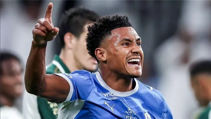 نجم الدوري الإنجليزي يتغنى بالدوري السعودي ويضعه في مصاف الدوريات العالمية