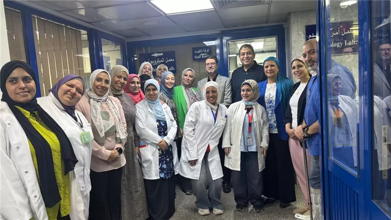 عميد طب قصر العيني: اعتماد المعامل يمثل ركيزة أساسية لدعم دقة التشخيص