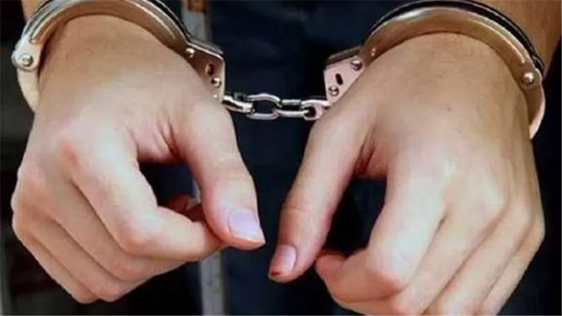 استعرض وتحدى الأجهزة الأمنية.. ضبط عاطل بعد بث مباشر خادش للحياء بالقاهرة
