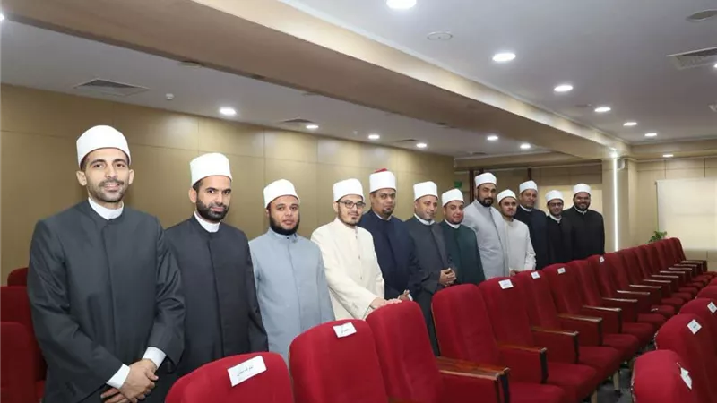 محافظ السويس يكرم أئمة المحافظة الفائزين بمسابقة «الأئمة النجباء والمتميزين»