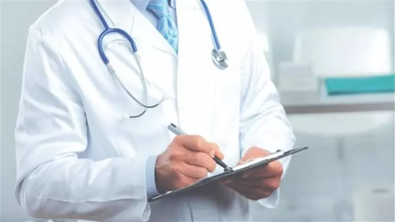 أزمة قبول الطب بـ50% يثير الجدل.. هل يكفي النجاح في الثانوية للالتحاق بالكلية؟