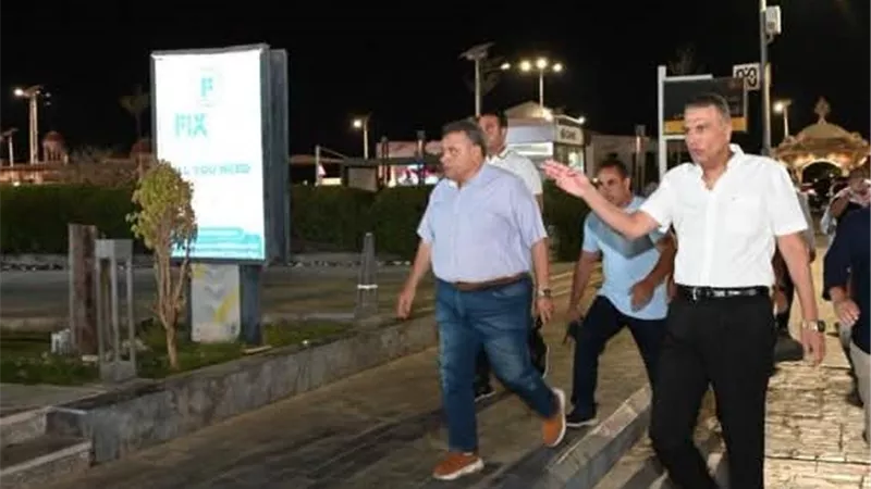 محافظ جنوب سيناء في جولة ميدانية يتفقد بها خليج نعمة بشرم الشيخ