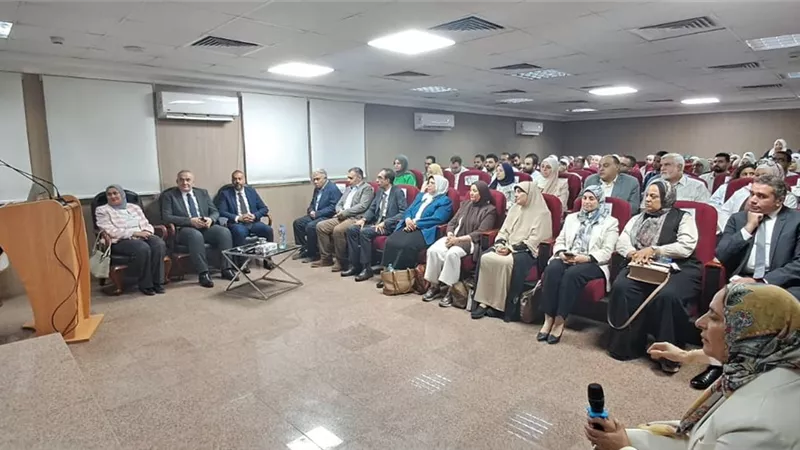 المستشفيات التعليمية تناقش اضطرابات النطق والبلع والرنين الأنفي بمعهد السمع 