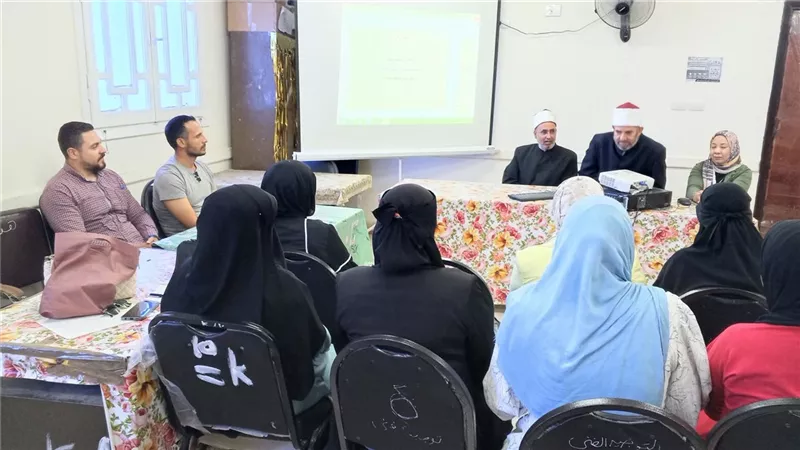 رئيس منطقة السويس الأزهرية يتابع تدريب المرشحين لوظيفة «معلم مساعد قرآن كريم»