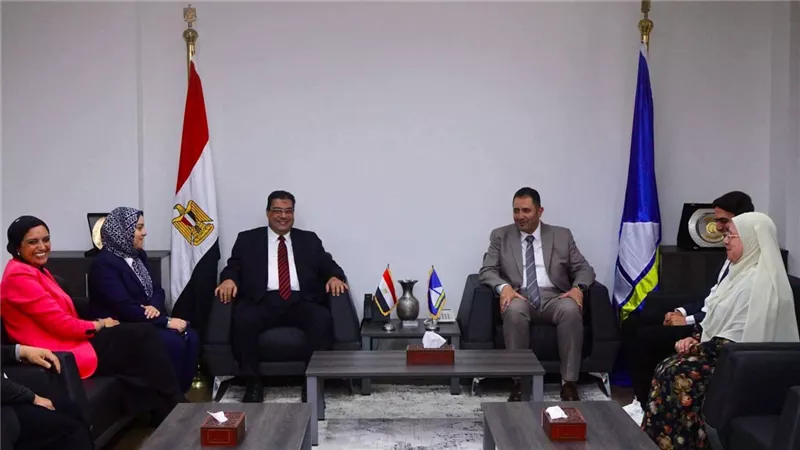محافظ دمياط يتابع أعمال تقييم المشروعات المتقدمة بالمبادرة الوطنية للمشروعات