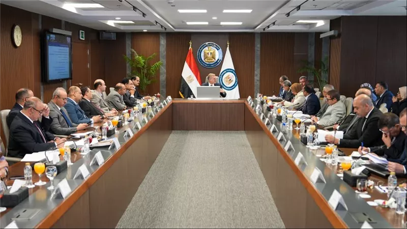 وزير البترول يشيد بالشركة العامة للبترول بعد تسجيل 12 كشفًا خلال عام