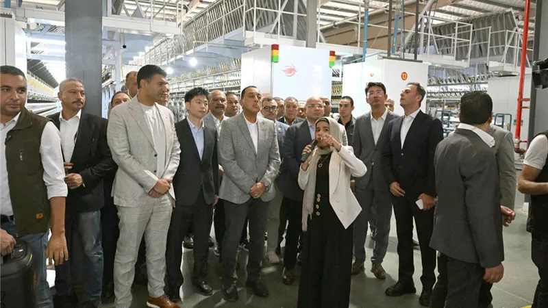 رئيس الوزراء يفتتح مصنع 