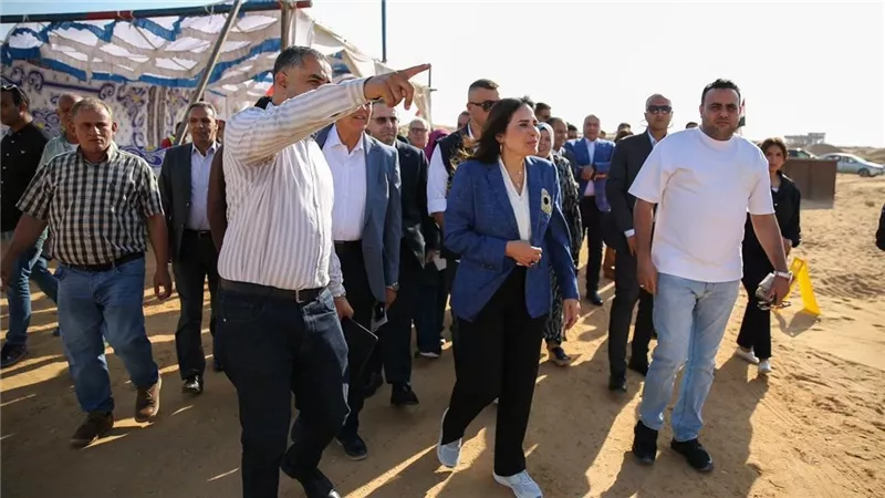 وزيرة الإسكان توجه بمواصلة الجهود لتنفيذ مشروعات المرافق بالمناطق المضافة لمدينة العبور الجديدة 