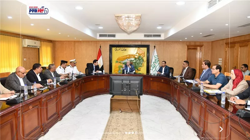 محافظ الفيوم يوجه بتجهيز غرفة عزل بكل مدرسة وتدريب المنسقين على الطوارئ قبل الدراسة
