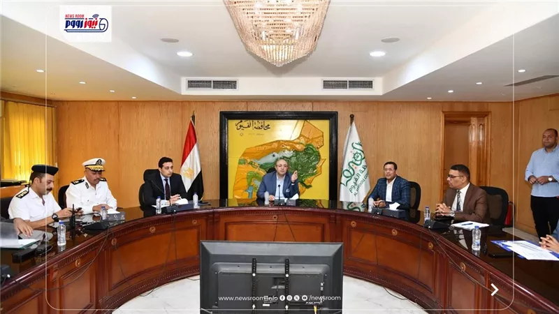 محافظ الفيوم يوجه بتشديد الرقابة على الطرق وتحليل المخدرات لسائقي أتوبيسات المدارس قبل الدراسة