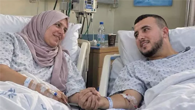 التضحية والأمومة.. أم تتبرع بكليتها لابنها وتمنحه فرصة جديدة للحياة 