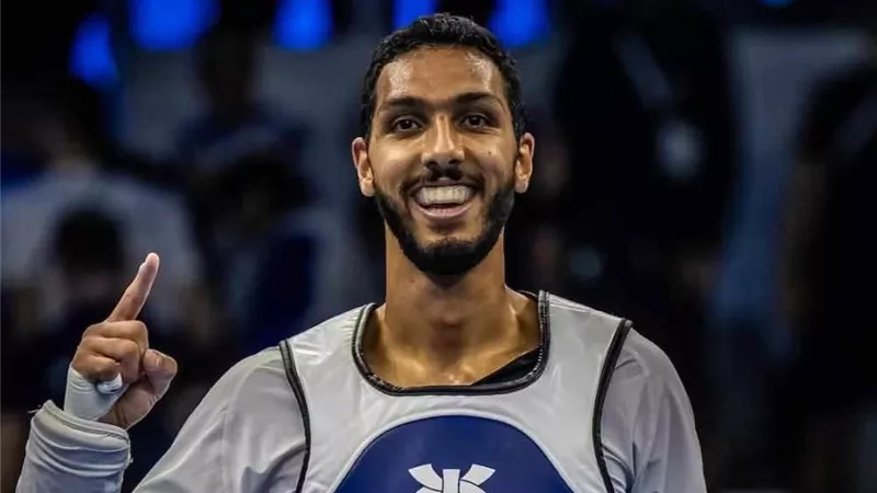 وزير الرياضة يهنئ سيف عيسى بذهبية جراند سلام التايكوندو في كوريا