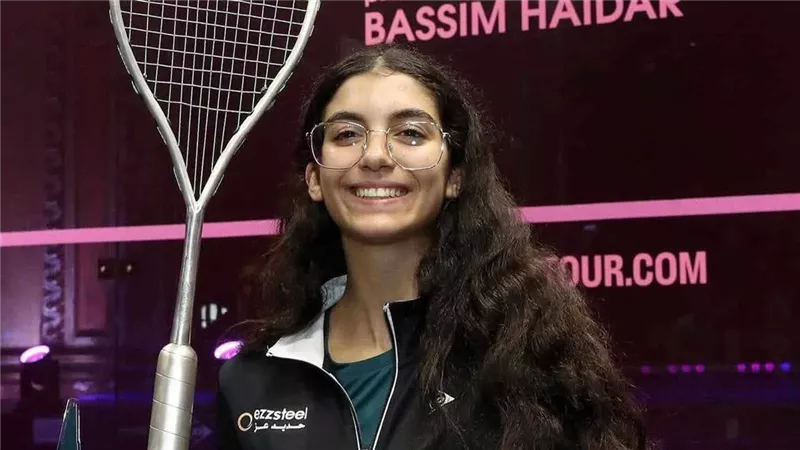 وزير الرياضة يهنئ أمينة عرفي والاتحاد المصري للإسكواش بعد تتويجها ببطولة لندن