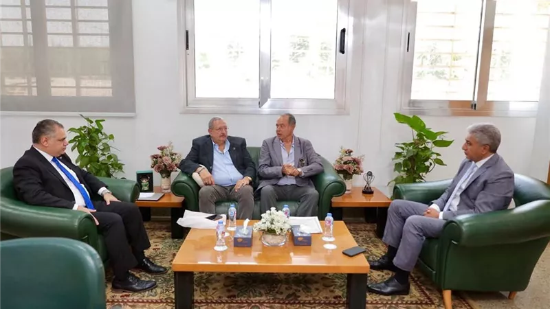 وزير السياحة يبحث الترويج لاستضافة مصر لكأس العالم للتنس للناشئين