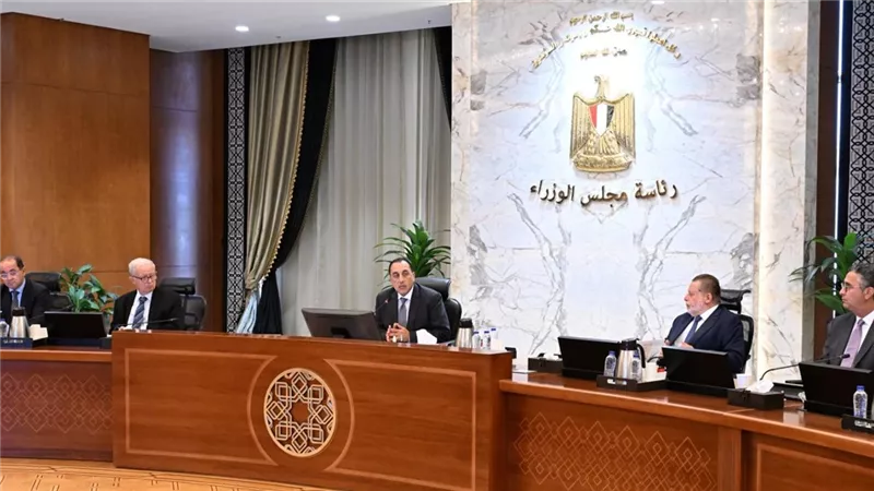 رئيس الوزراء يترأس اجتماع المجموعة الوزارية الاقتصادية