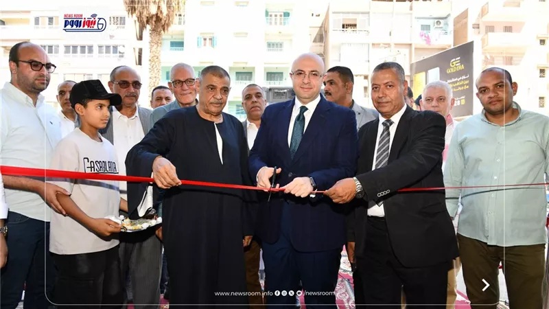 محافظ الفيوم يفتتح معرض 
