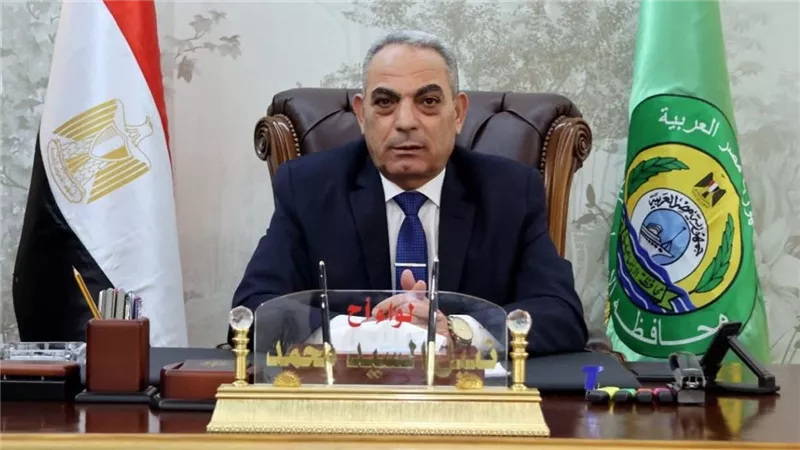 محافظ الإسماعيلية يعلن إتاحة 130 منحة دراسية للطلاب المتفوقين بالثانوية العامة