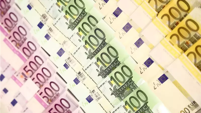 ترقب لاجتماع المركزي الأوروبي: عوائد السندات قرب أعلى مستوياتها